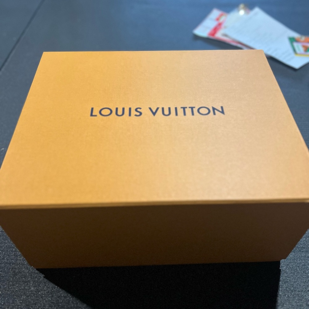 Large Louis Vuitton orange box signature ribbon and note card